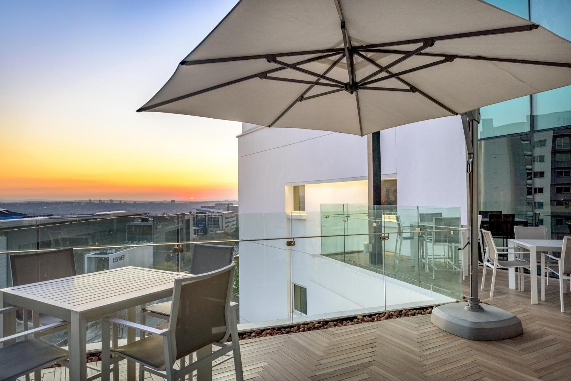Hotel Sky Sandton Johannesburg Exterior photo